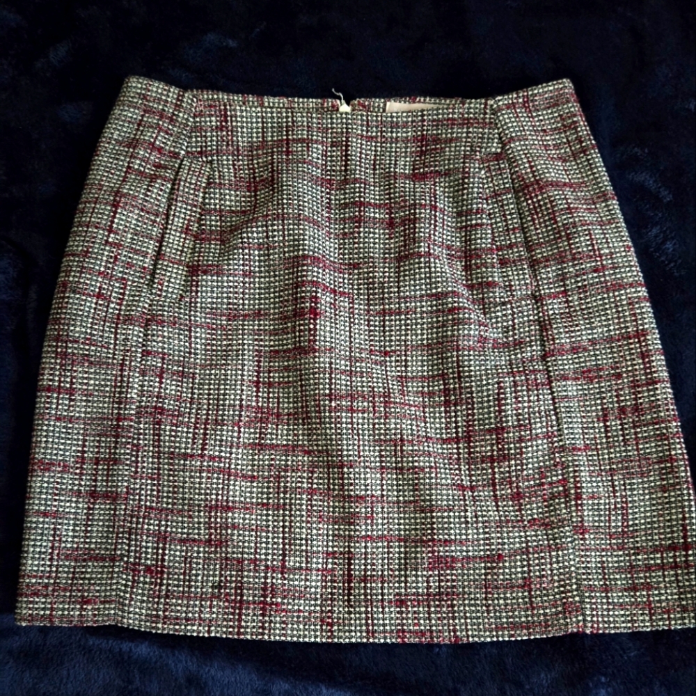 Ladies skirt